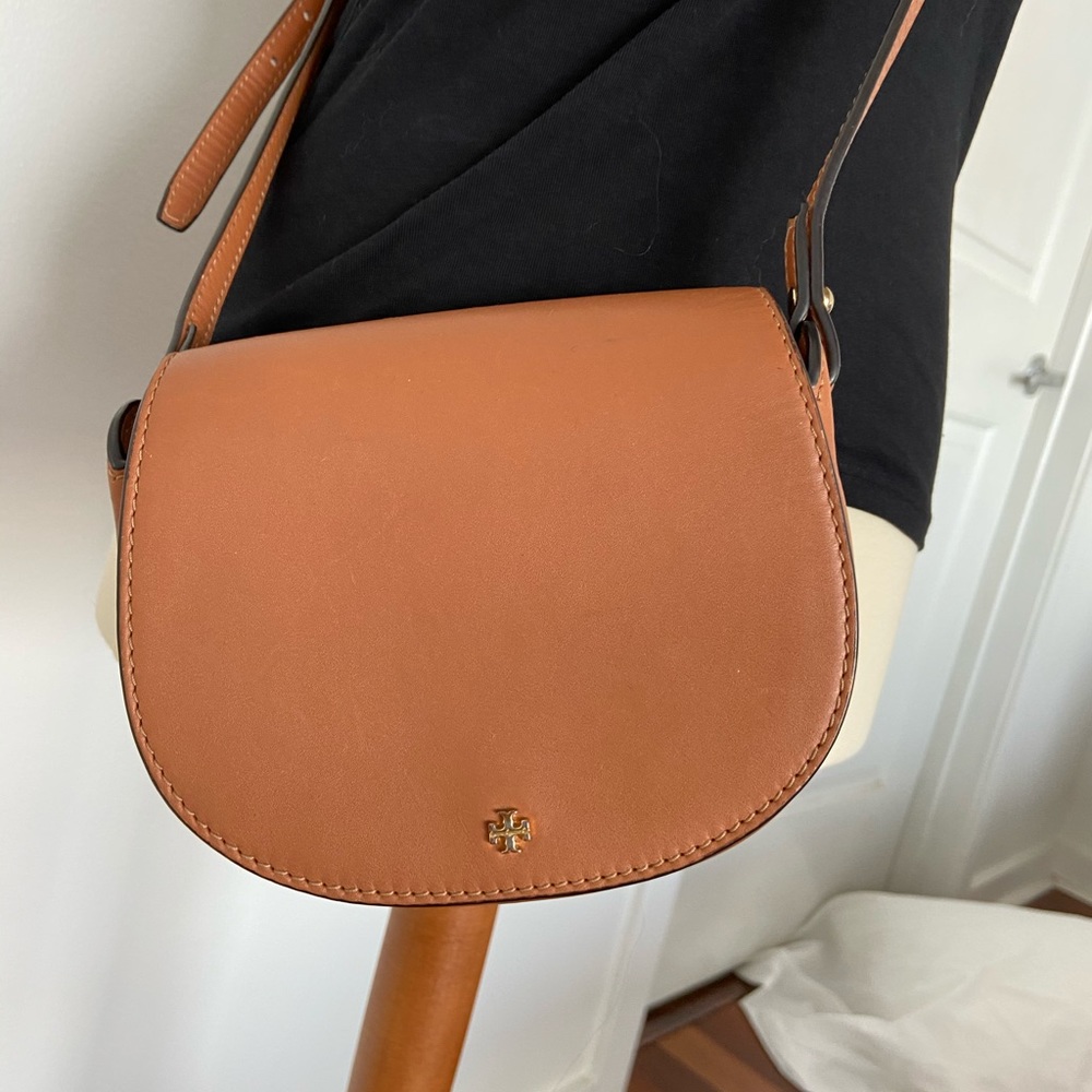 TORY BURCH TAN CROSSBODY SADDLE BAG